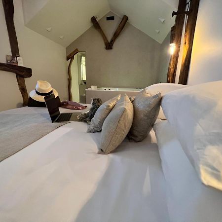 Tamarin & Capucin Suite Balneo Aubagne Buitenkant foto