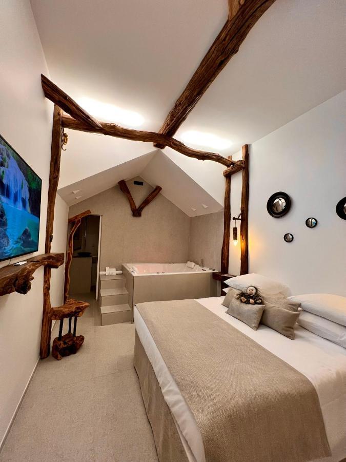 Tamarin & Capucin Suite Balneo Aubagne Buitenkant foto