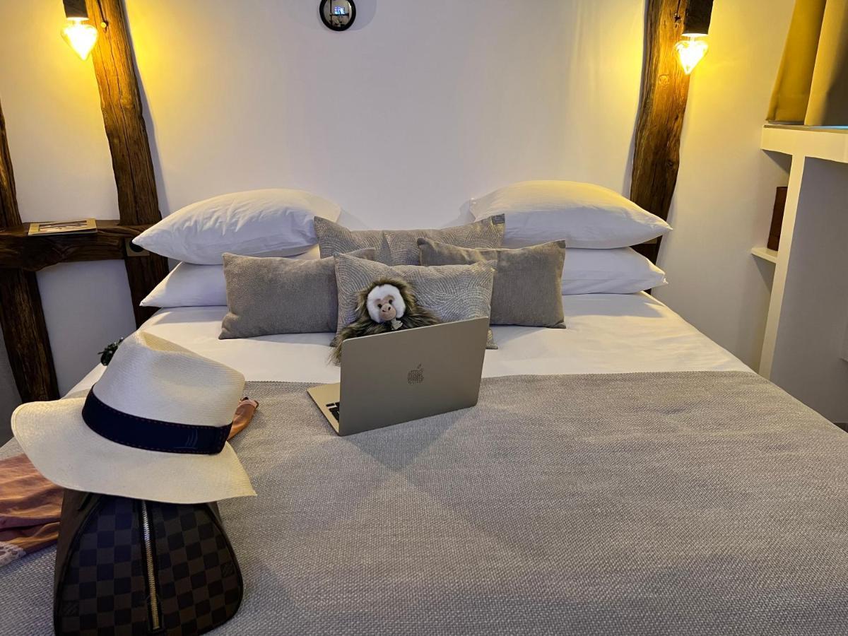 Tamarin & Capucin Suite Balneo Aubagne Buitenkant foto